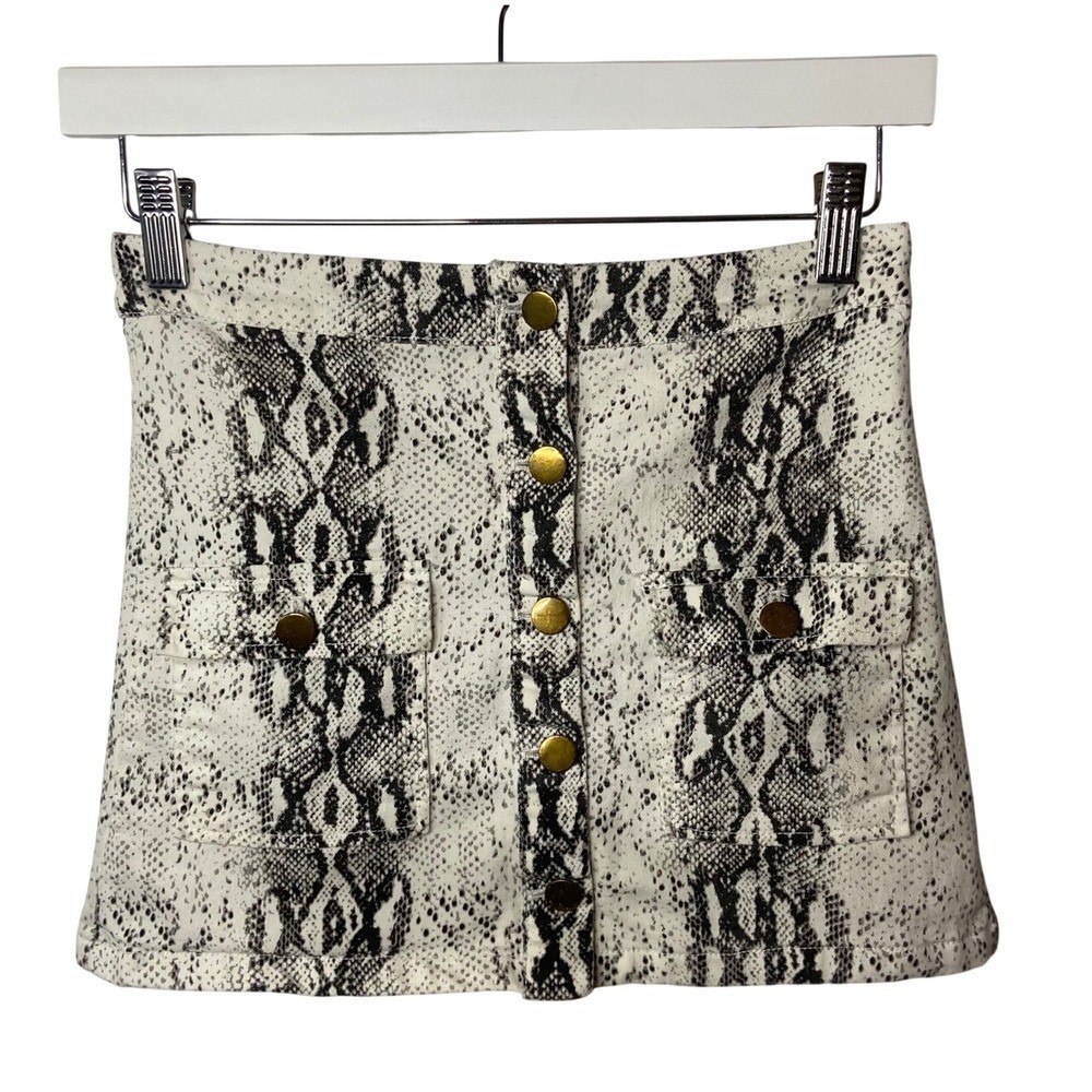 Fashion Nova Snakeskin Print Mini Skirt Grey White Button Front Pockets Medium